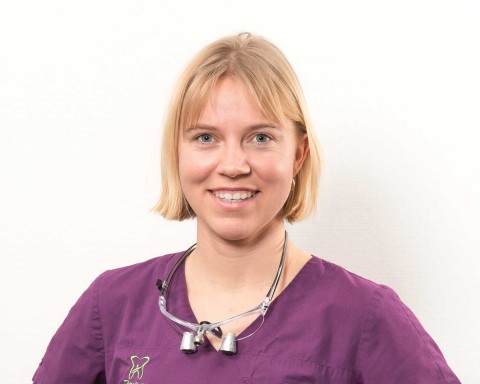 Zahnärztin Nina Mandl